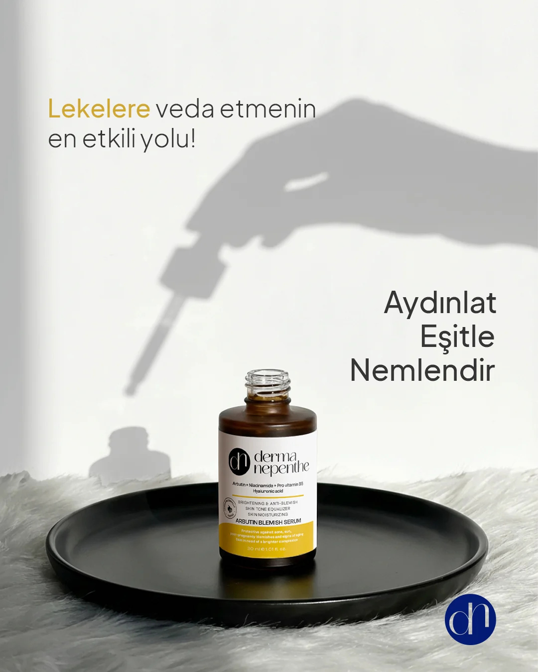 Damlalık gölgesi altında Derma Nepenthe arbutin serumu